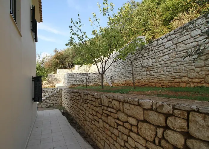 Kiparissia Castle & Sea View
